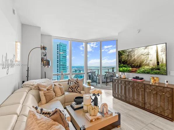 851 NE 1st Ave, Miami, FL