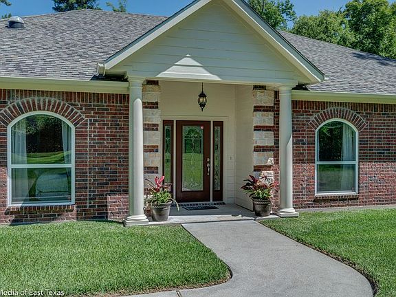 3rd image of 1309 Harmony Hill Dr