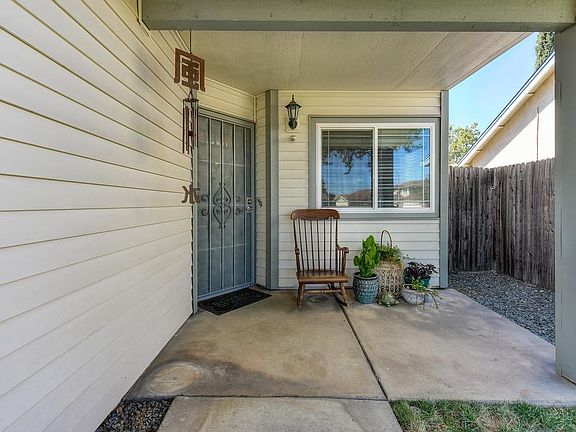 4th image of 8321 Spengler Dr