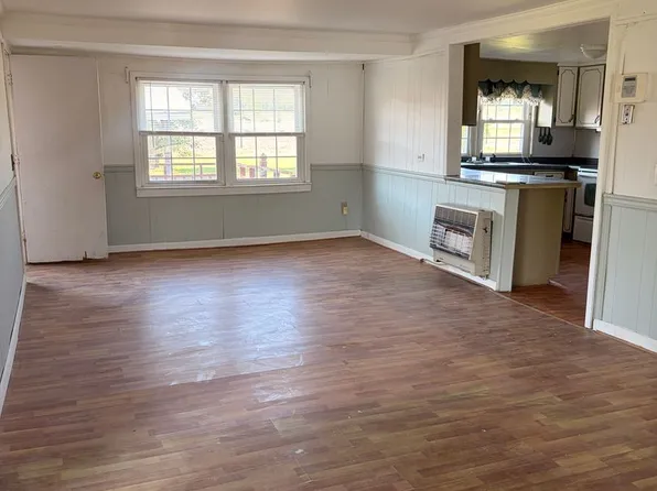 1073 Pasture Branch Rd, Rose Hill, NC 28458