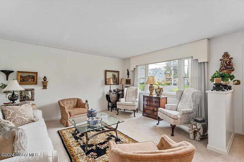 5th image of 100 Hillcrest Avenue