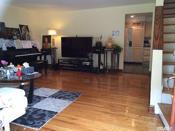 3rd image of 73 Greenway W