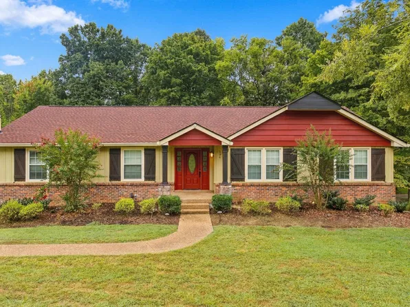 104 Trout Valley Dr, Hendersonville, TN 37075