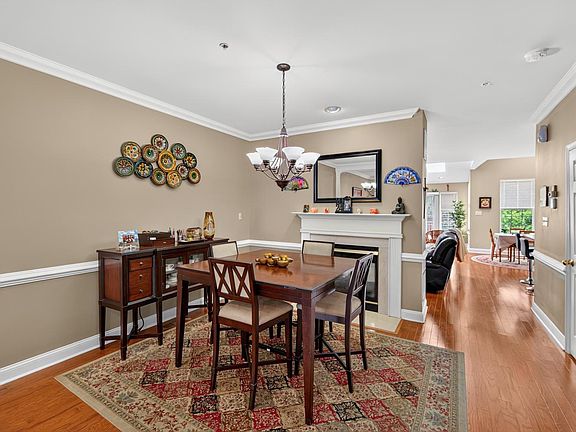 5th image of 110 Meadow View Ln