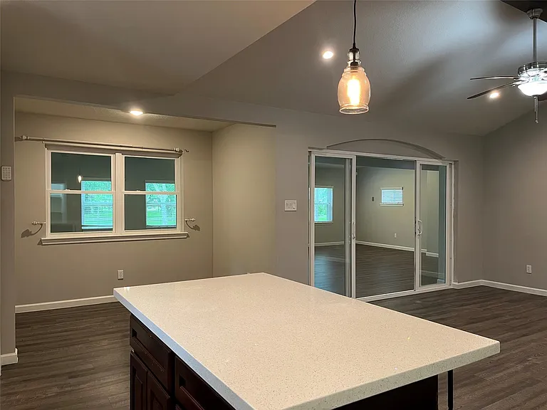 304 S Shadowbend Ave — Photo 12