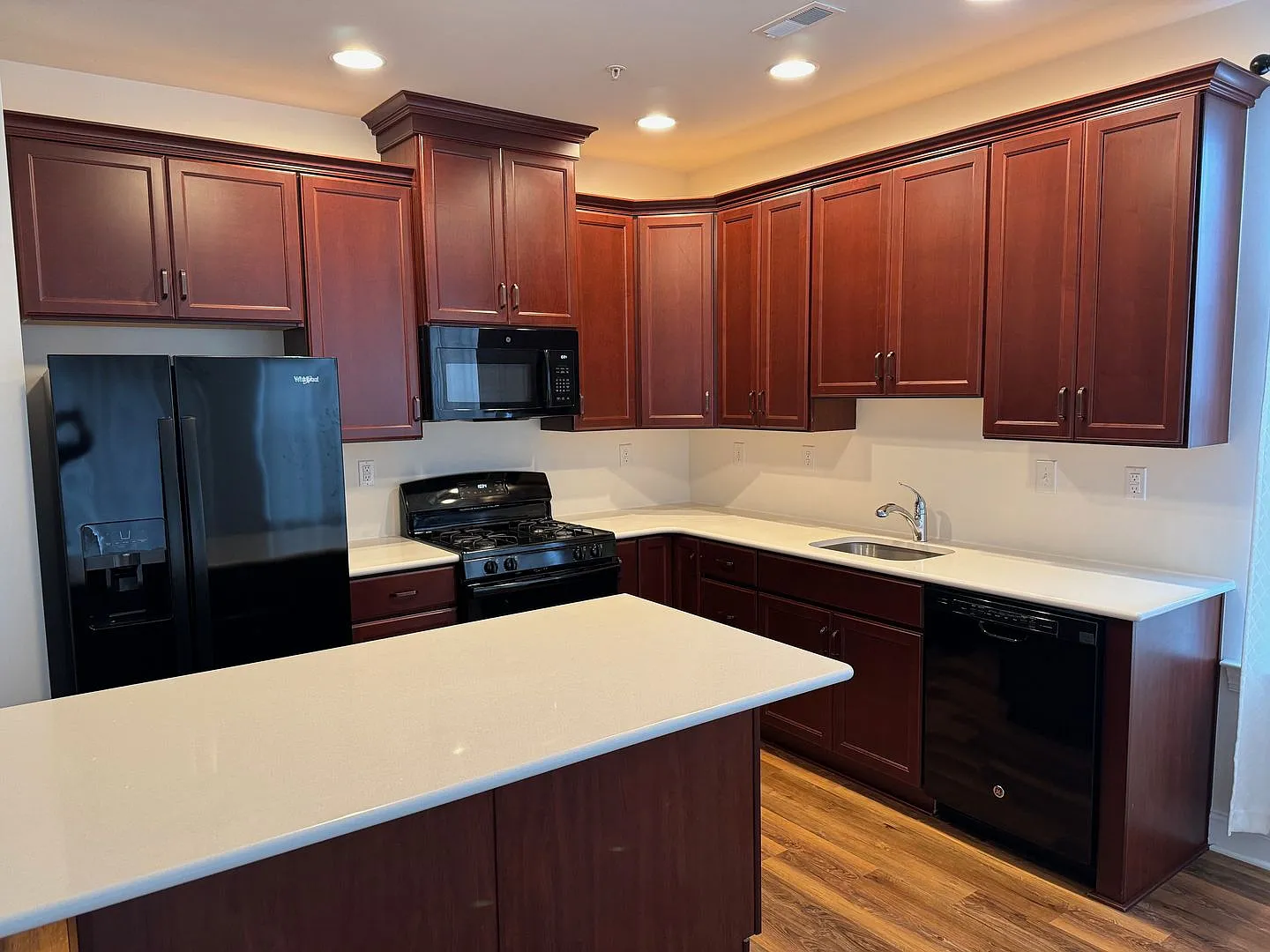 Landale 3 Bedroom 2.5 Bath Townhome with Garage $2,850/month — Photo 4