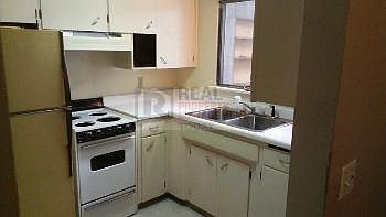 5th image of 11203 92nd Ave E