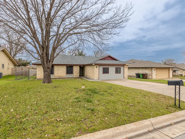2202 Oxford Blvd — Photo 58