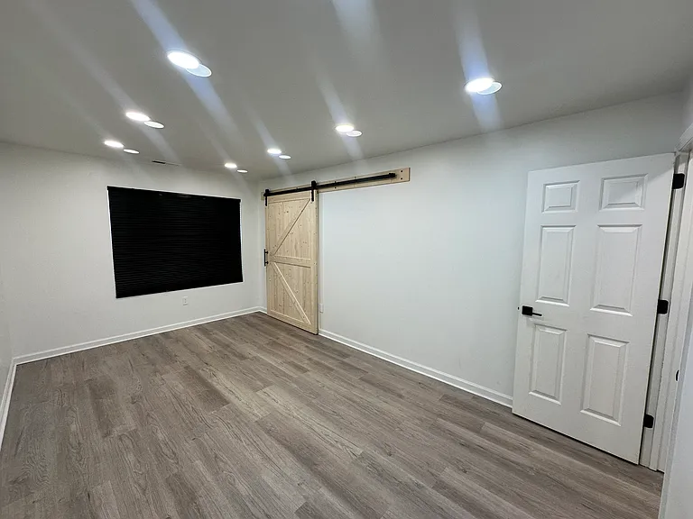8330 Wild Fig Ln — Photo 16