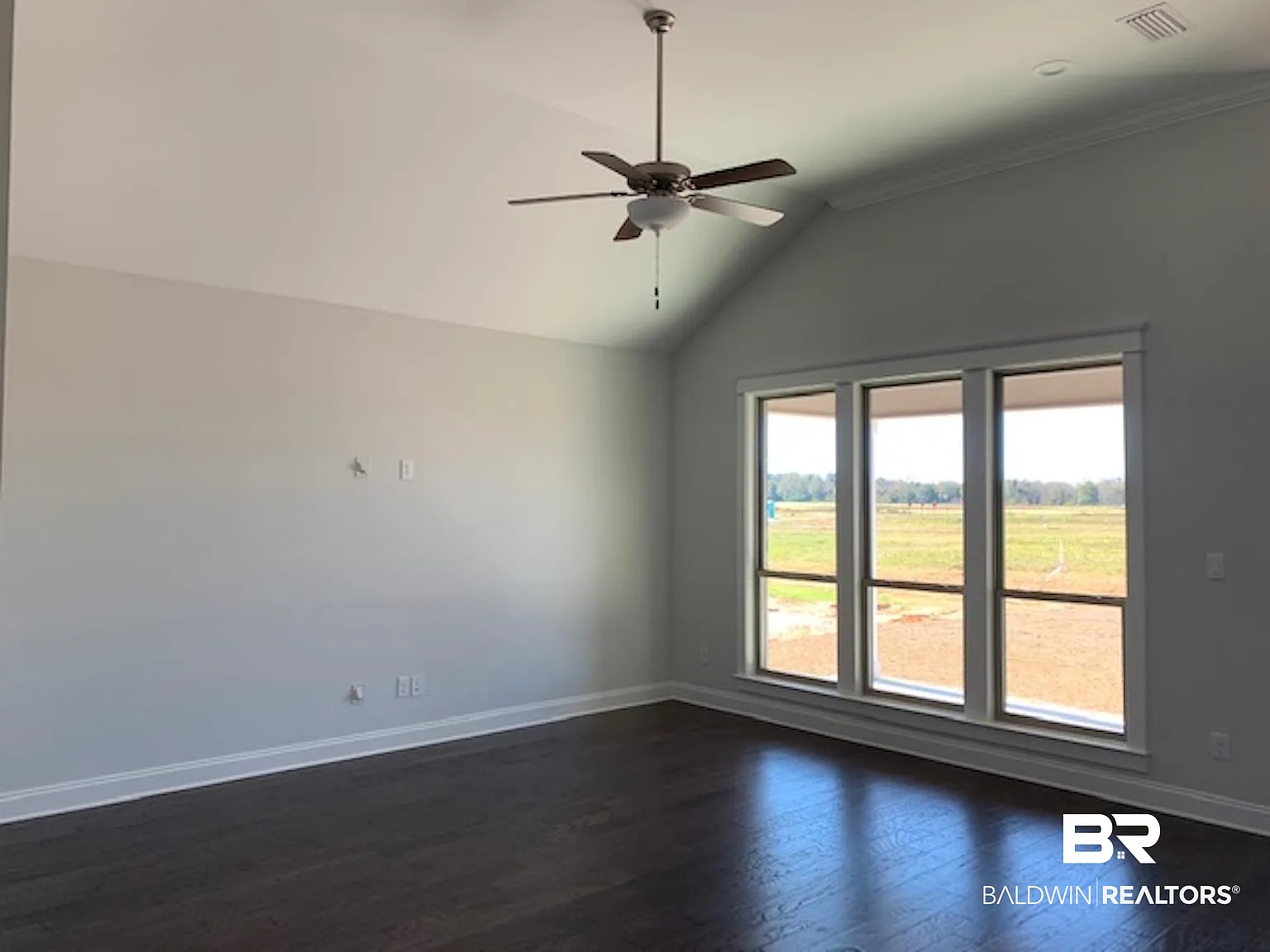 3 bed, 2.0 bath, 1861 sqft, $2,650 — Photo 3