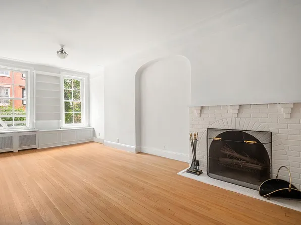 29 Perry St APT 2F, New York, NY 10014