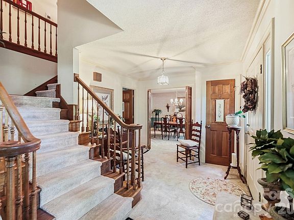 5th image of 2504 Knights Ct