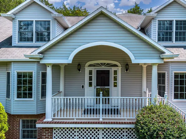 33 Edgewood Dr, Lexington, VA 24450