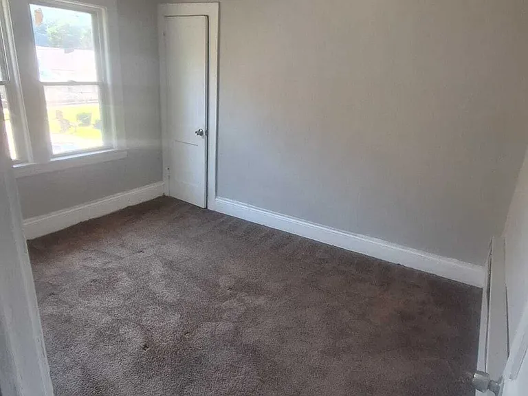 11202 Buckeye Rd — Photo 1