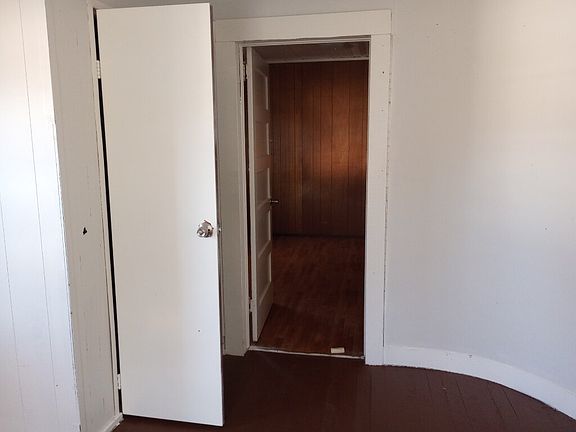 3rd image of 305 River St