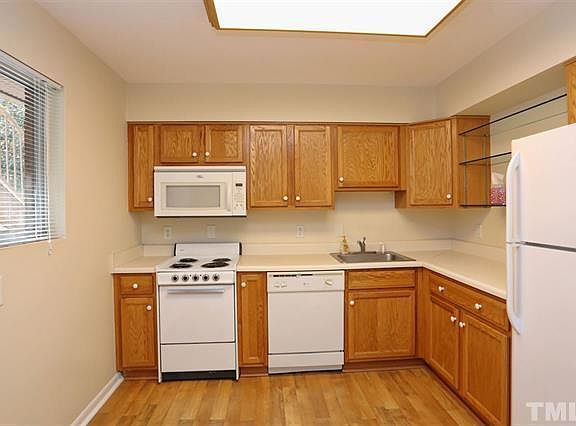 4th image of D4 Shepherd Ln #D4