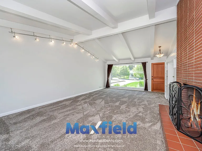2139 E 1300 S — Photo 10