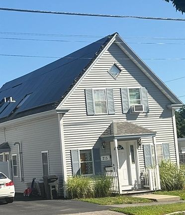 2nd image of 215 Winthrop St