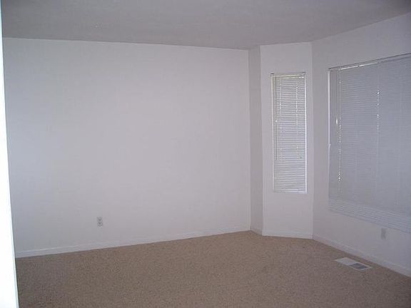 3rd image of 155 Hopfield Dr