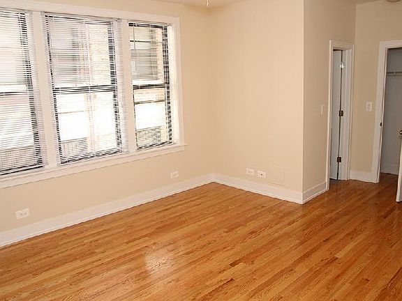 3rd image of 432 W Surf Street # 107 Fl 1ST