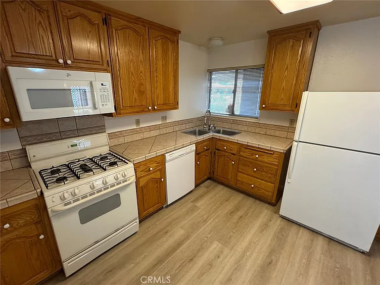 26196 Crestone Dr — Photo 11
