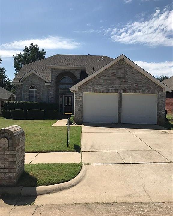 1st image of 2312 Suntree Ln