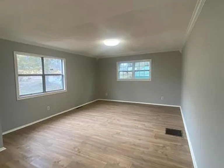 53 Banks Dr #1 — Photo 2