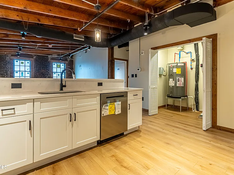 453 E Main St #700 — Photo 5