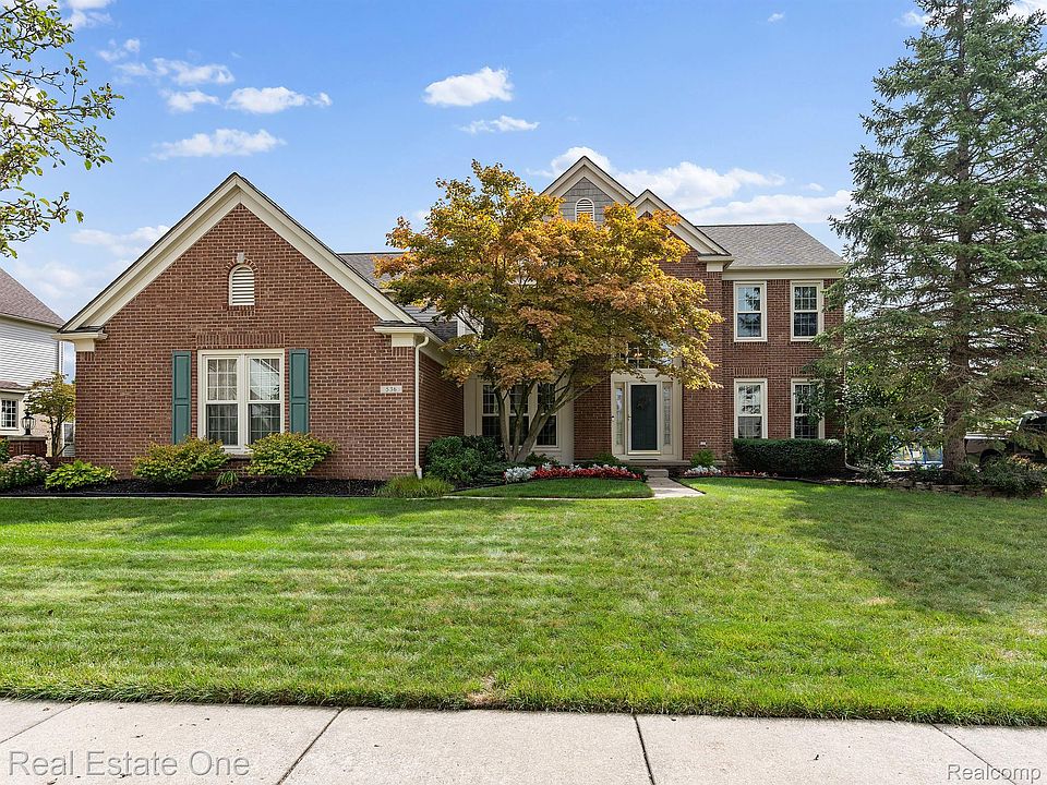 1st image of 536 Country Club Ln