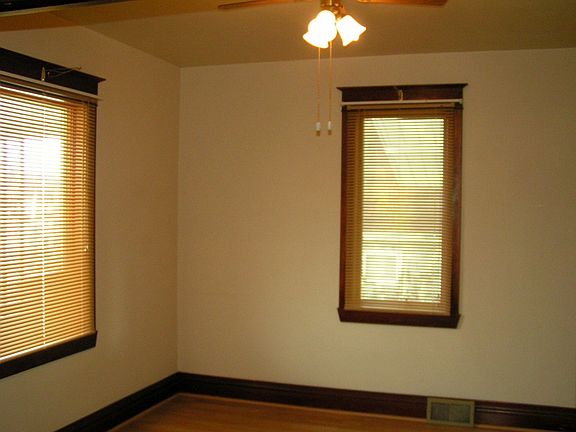 5th image of 107 Western Ave