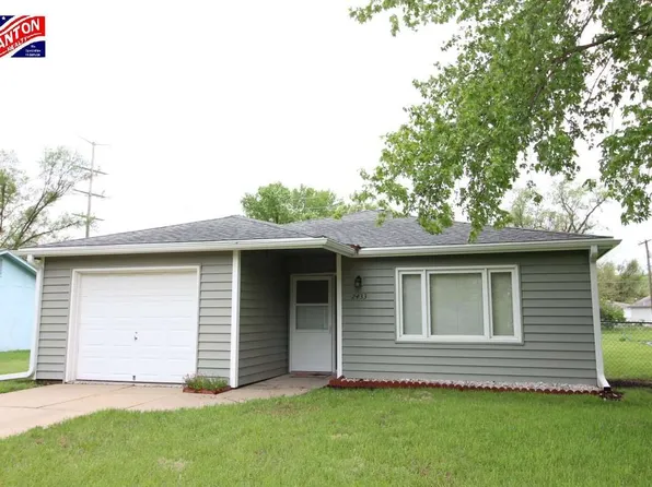 2433 Buttonwood Dr, Manhattan, KS 66502