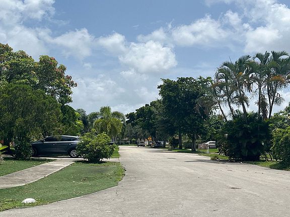 2nd image of 2300 E Lake Miramar Cir