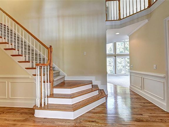 4th image of 1813 Sugarstone Dr
