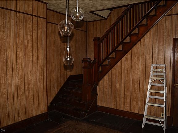 5th image of 920 & 922 Central St