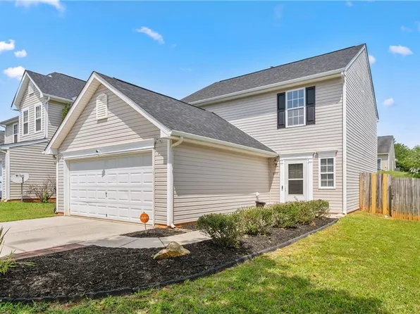 693 Winners Point, Whitsett, NC 27377