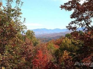 922 N Woodland Dr, Gatlinburg, TN 37738