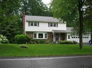 25 Denison Rd, Niskayuna, NY 12309