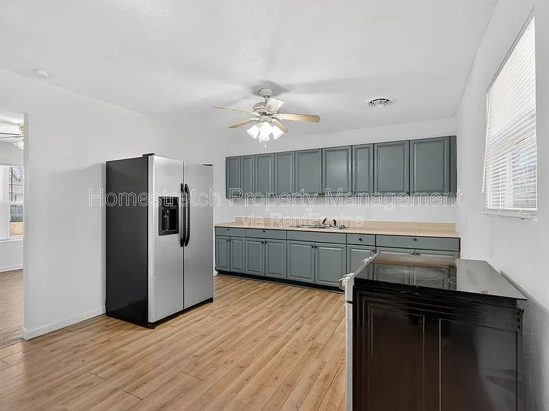 811 Saint Thomas Ln — Photo 8