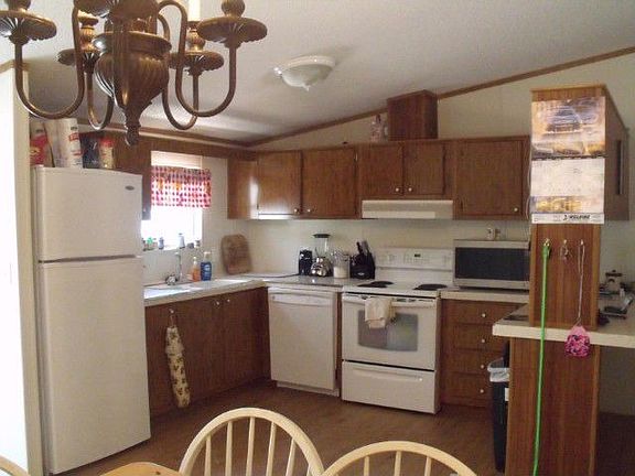 3rd image of 62 Portia Ave