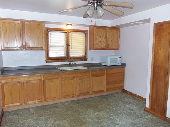 4th image of 4555 N 40th St