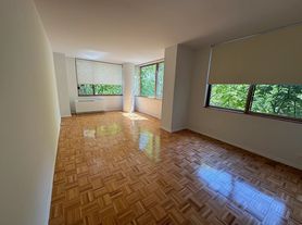 350 W 50th St