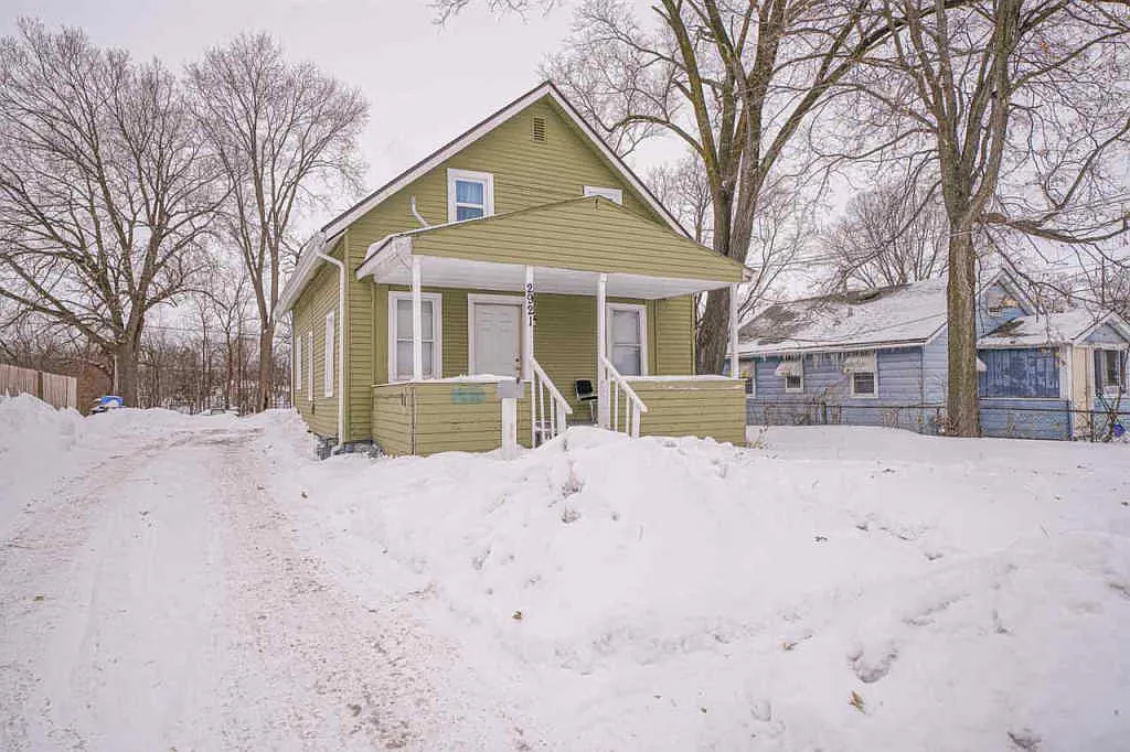 2921 Lapey St photo 1