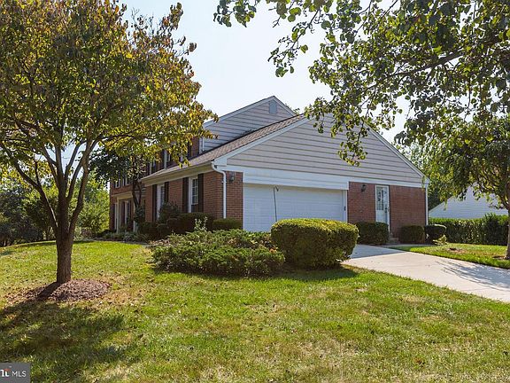 3rd image of 9232 Orchard Brook Dr