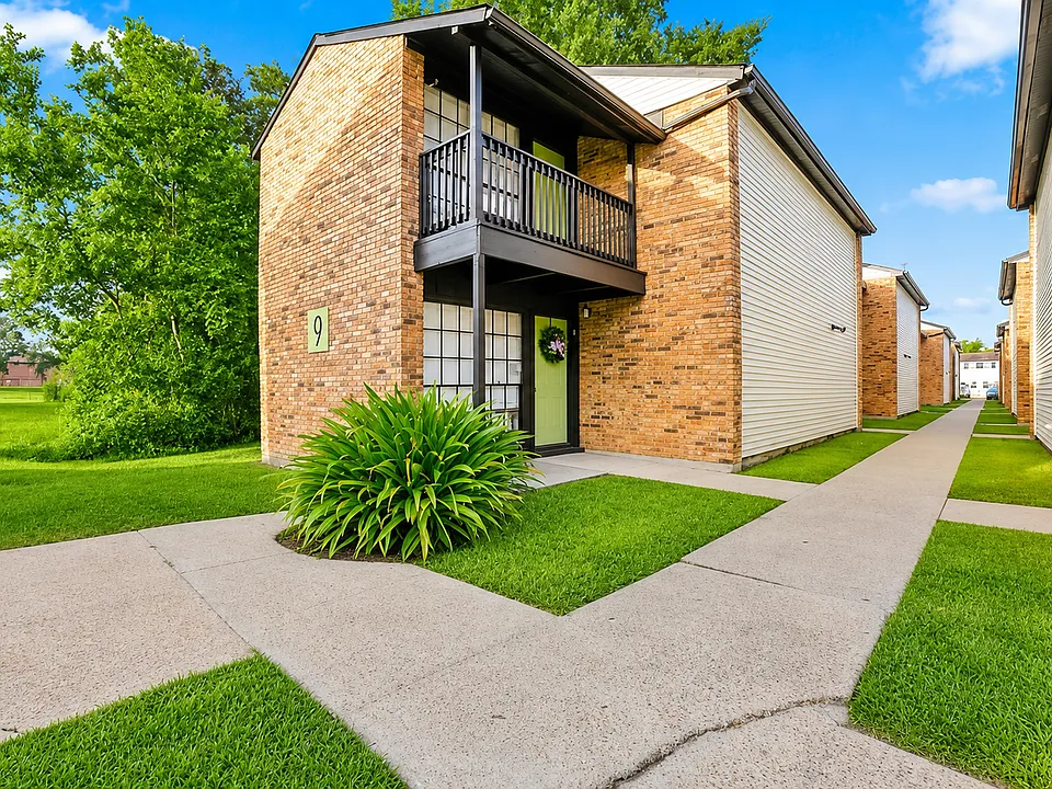 Crestwood Apartments