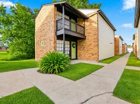 Crestwood Apartments