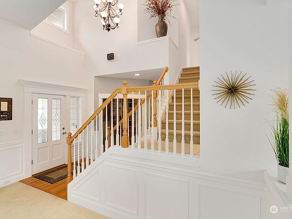 2nd image of 441 211th Avenue NE