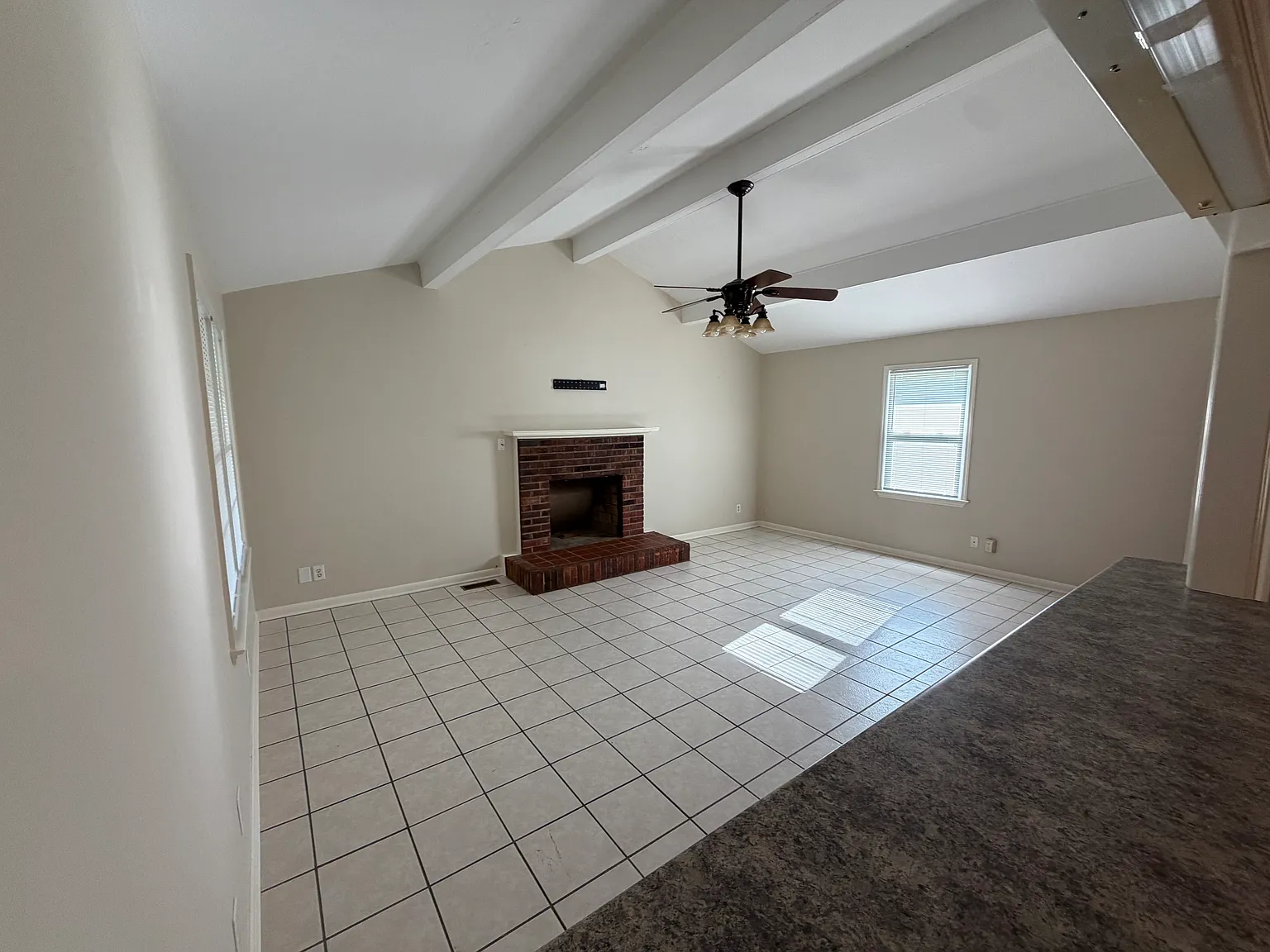 3 bed, 1523 sqft, $1,400 — Photo 4