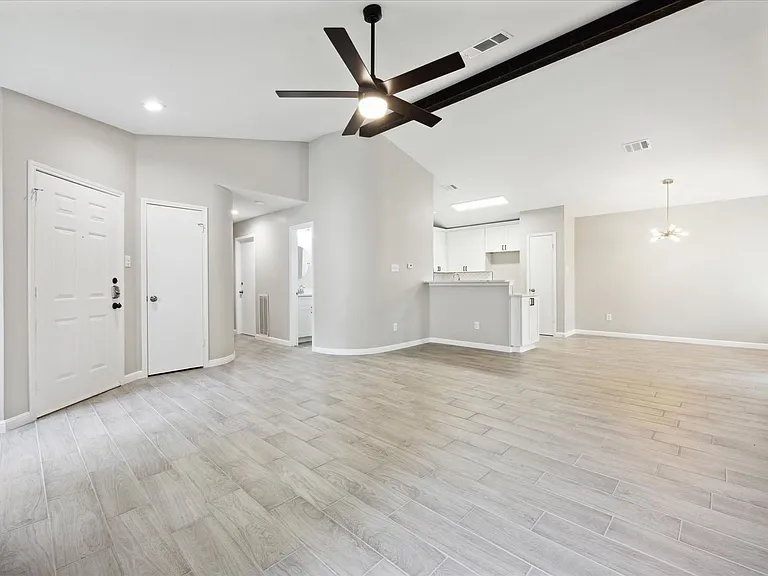 12804 Humphrey Dr — Photo 3
