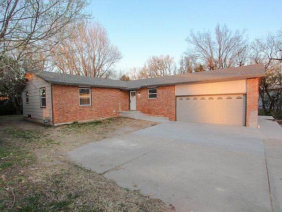 2nd image of 316 Sherman Dr