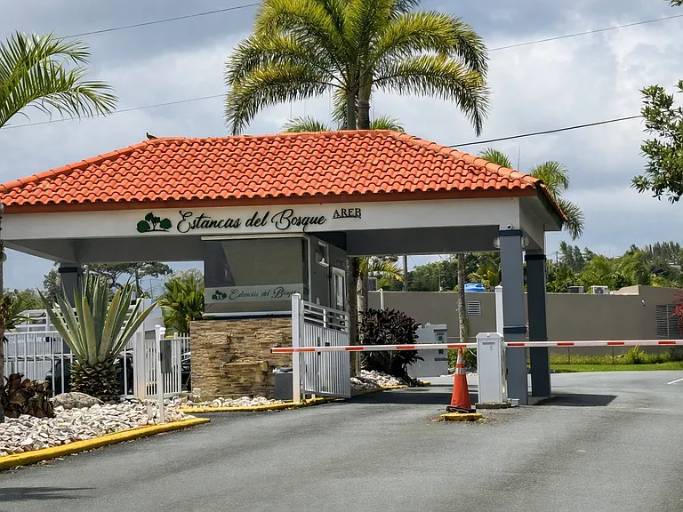 892 Calle Los Robles #M24 — Photo 1